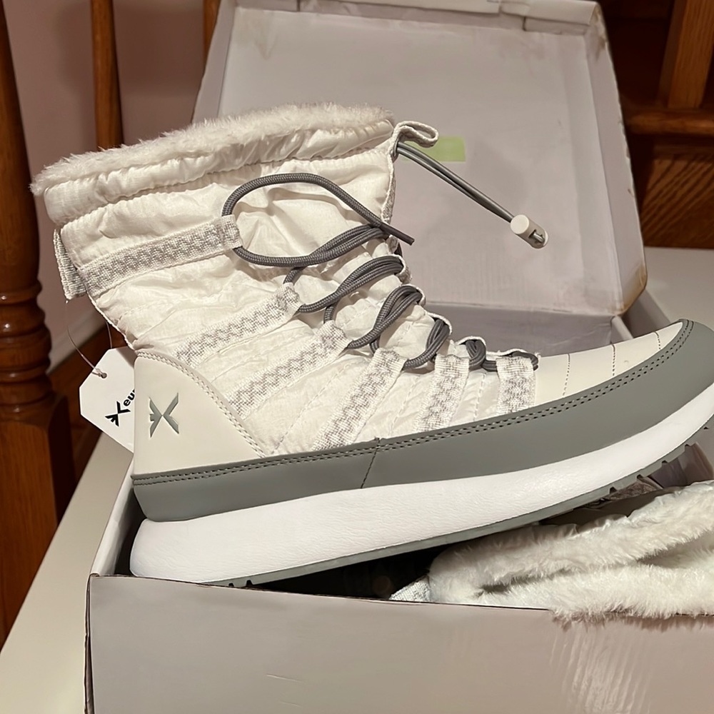 Brand New Snow Boots